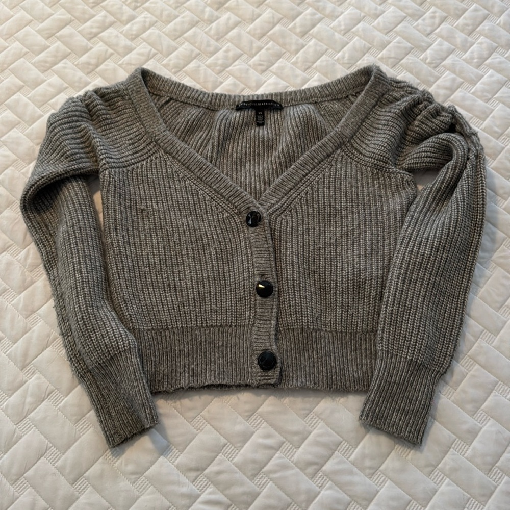 White House Black Market crop sweater - size XS